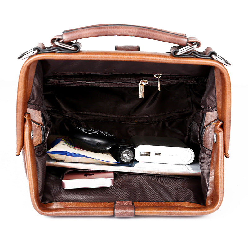 Ladies vintage leather shoulder bag